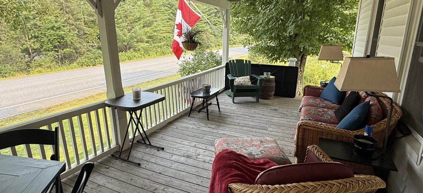 A cozy stop on the Old Canada Road
